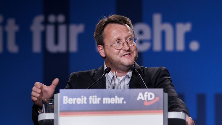 AfD-Landrat Sesselmann steht zu seiner Beziehung mit einem ehemaligen NPD-Mitglied. 
