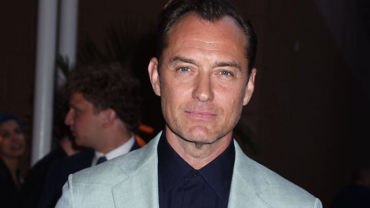 Heute sei er schlaff und kahlköpfig, meint Jude Law. 