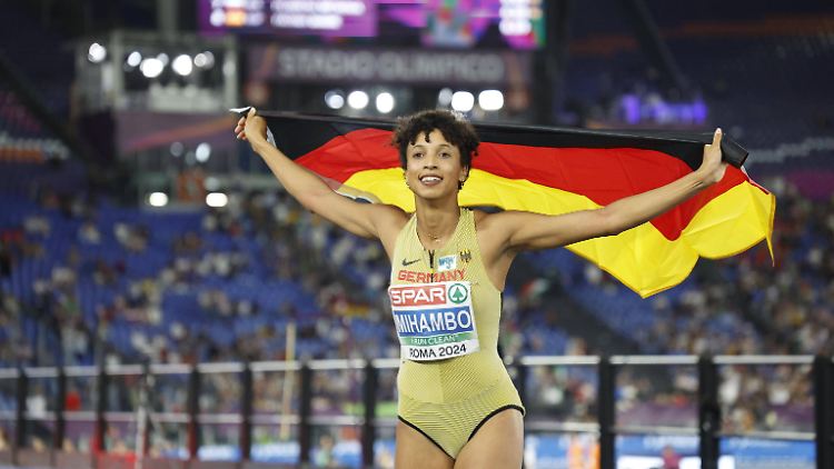 Wieder Gold, wieder mit herausragender Weite: Malaika Mihambo fliegt der Konkurrenz davon.