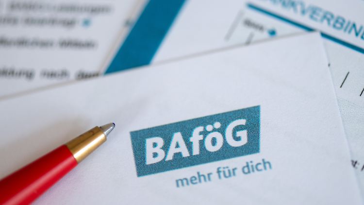 Ein einmaliger Zuschuss in Höhe von 1000 Euro soll an Studierende unter 25 Jahren aus Haushalten mit Bürgergeld gehen.