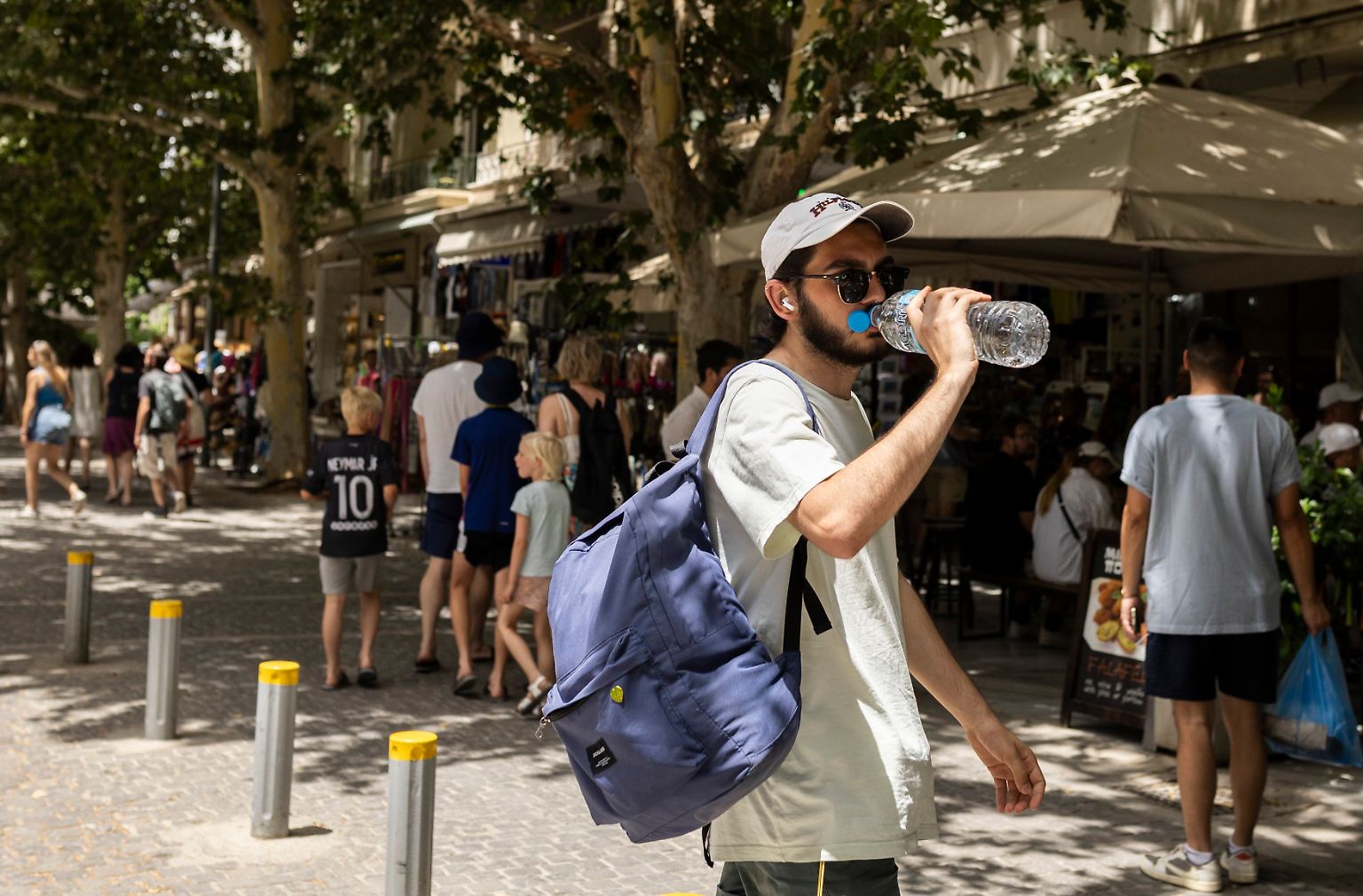 Der Sommer läuft gerade erst an und Athen misst bereits Temperaturen um die 40 Grad - das ist selbst für die hitzeerprobten Einwohnerinnen und Einwohner der griechischen Hauptstadt ungewohnt. 