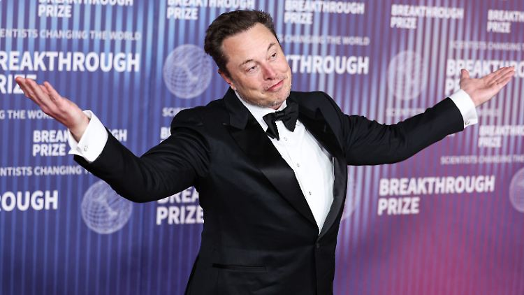 Elon Musks Verhalten sei "eine Quelle regelmäßiger Ablenkung und Beschämung für uns", sagen die Ex-Mitarbeiterinnen und -Mitarbeiter.