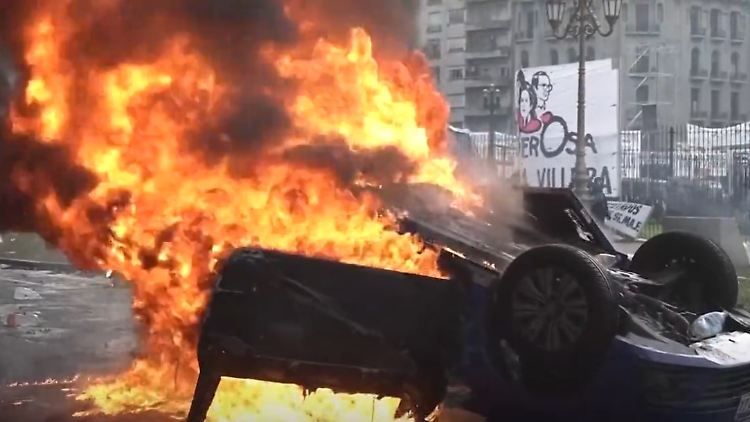 Buenos Aires Krawalle.jpg