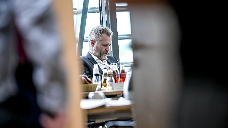 Petr Bystron wechselt seine Arbeitsstätte und sitzt fortan im Europaparlament.
