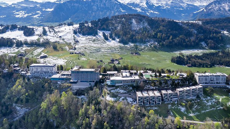 Der Schweizer Bergort Bürgenstock erwartet Vertreter aus 90 Staaten. 