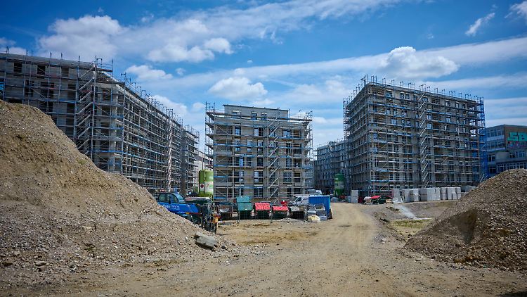 Das IW fordert strukturelle Reformen, um die Lage auf dem Wohnungsmarkt zu verbessern.