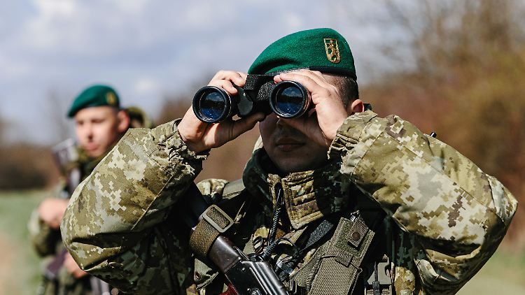 Viele Ukrainer versuchen, über die grüne Grenze in die EU oder nach Moldau zu fliehen. 