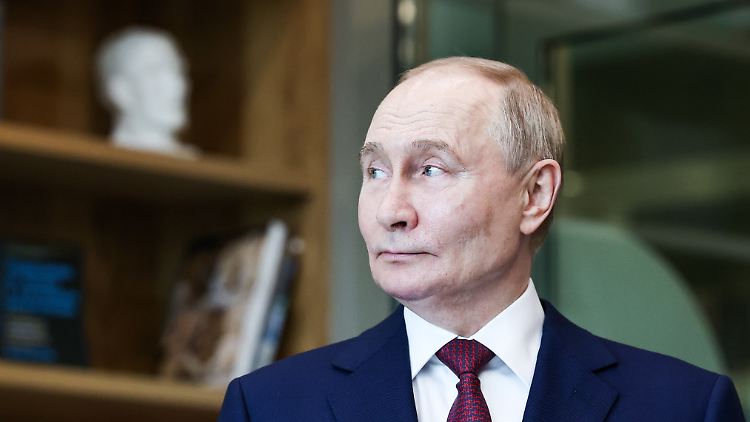 Kremlchef Putin sieht seine Armee "gezwungen", die Frontlinie in der Region Charkiw "zu verschieben". 