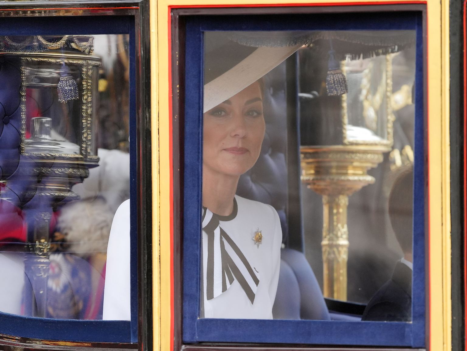 Sie ist endlich wieder da: Die britische Prinzessin Kate zeigt sich erstmals seit der Bekanntgabe ihrer Krebsdiagnose im März wieder öffentlich.
