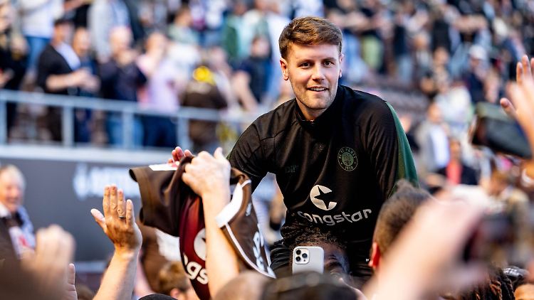 Trainer Fabian Hürzeler schließt sich dem Premier-League-Klub Brighton & Hove Albion an.