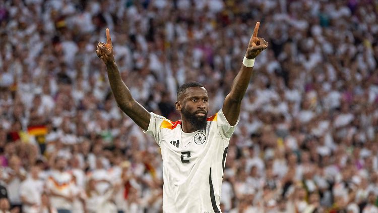 Antonio Rüdiger versteht den Wirbel um das offizielle EM-Foto nicht.