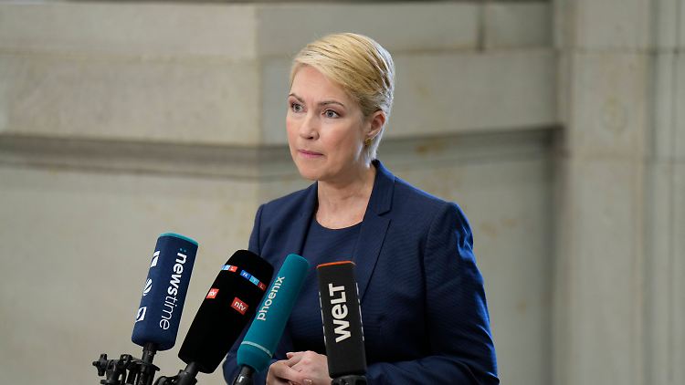 Schwesig: "Rassismus und Gewalt sind widerlich."