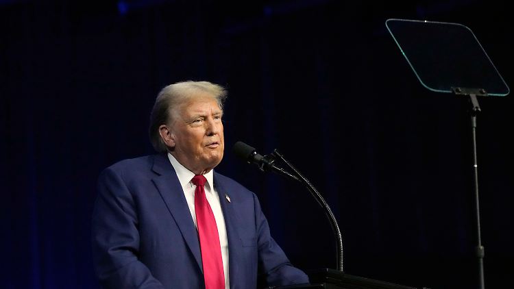 Trump macht sich regelmäßig über die geistigen Fähigkeiten seines Konkurrenten Biden lustig - dabei bietet er selbst viel Angriffsfläche.
