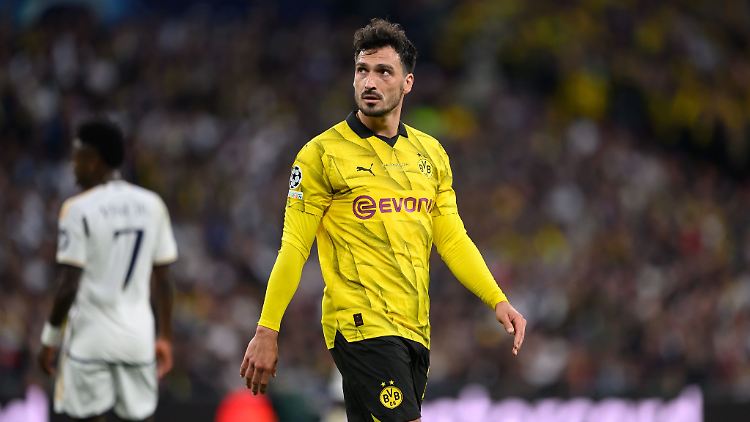 Unter anderem der italienische Verein AS Rom soll an Mats Hummels interessiert sein.