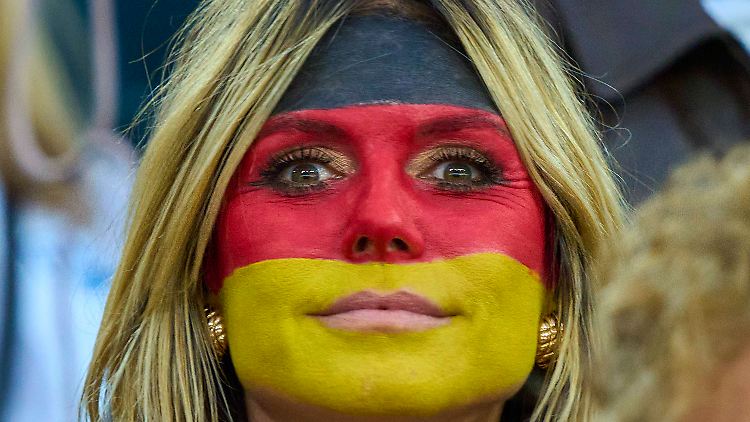 Zehn Stadien, 24 Mannschaften, 51 Spiele: Das Motto der Fußball-EM 2024 in Deutschland lautet "Vereint im Herzen Europas".