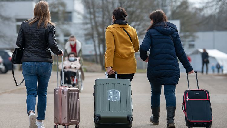 Die Entscheidung, geflüchtete Ukrainerinnen und Ukrainer über das Bürgergeld zu versorgen, fiel aus pragmatischen Erwägungen. Das Asylsystem wäre mit der hohen Zahl der Personen überfordert gewesen.