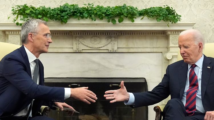 Stoltenberg und Biden im Weißen Haus: Für die USA war die mangelnde Zahlungsmoral der Europäer jahrelang ein Ärgernis. 
