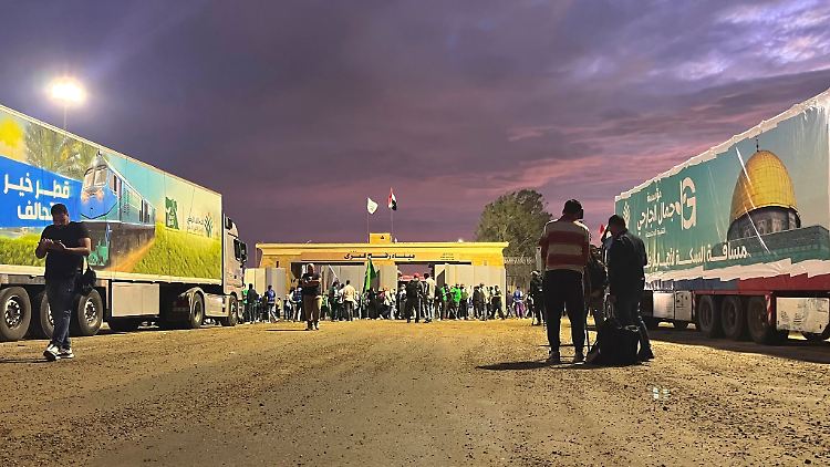 Der Grenzübergang Rafah in Ägypten: Mehr als 100.000 Palästinenser sind seit Kriegsbeginn ins benachbarte Ägypten geflüchtet.
