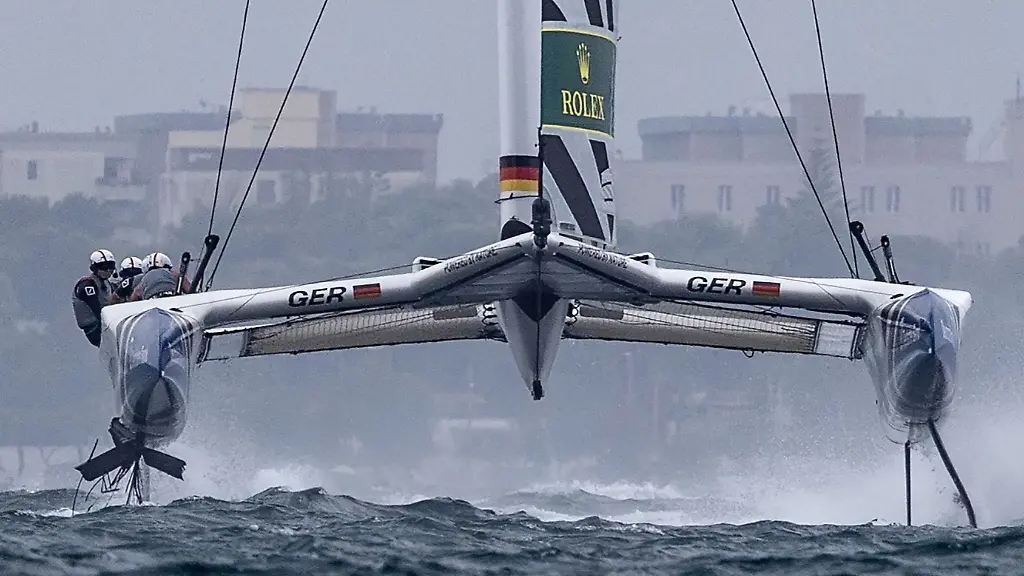 Der-Katamaran-des-Germany-SailGP-Teams-in-Aktion