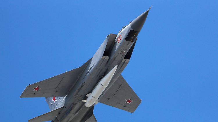 Russische Kinschal-Raketen fliegen mit fünffacher Schallgeschwindigkeit. Ihre Einteilung als Hyperschallraketen ist aber strittig.