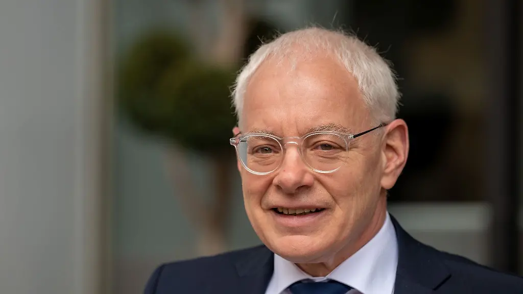 Juergen-Barke-SPD-saarlaendischer-Minister-fuer-Wirtschaft-Innovation-Digitales-und-Energie