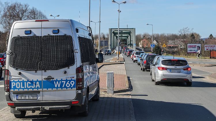 Polnisch-deutscher Grenzübergang bei Hohenwutzen.