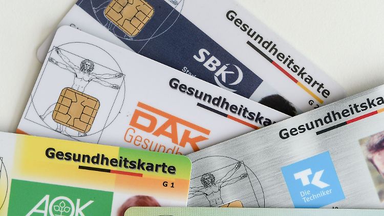 Steigen im kommenden Jahr die Beiträge für Krankenkassen? Die gesetzlichen Krankenversicherungen warnen angesichts steigender Milliardenausgaben (Symbolbild).