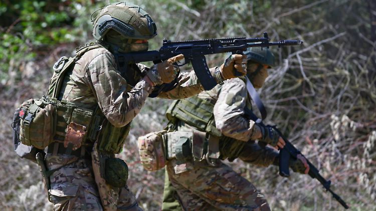 Russische Soldaten bei einer Übung in den besetzten Gebieten der Ukraine.