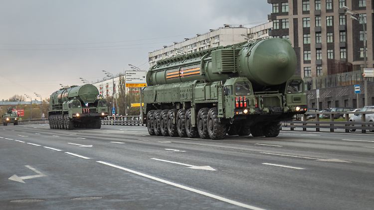Die bisherige russische Atomdoktrin besagt, dass Moskau nur in zwei Fällen Atomwaffen einsetzen darf.