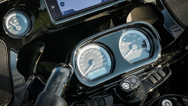 Um die Finessen des Audiosystems und der Navigation voll auskosten zu können, braucht es kompatible Sprechanlagen.