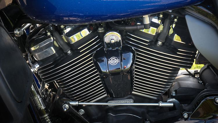 Der luft- und flüssigkeitsgekühlte 45 Grad-V2-Motor holt 88 PS aus 1,9 Litern Hubraum.