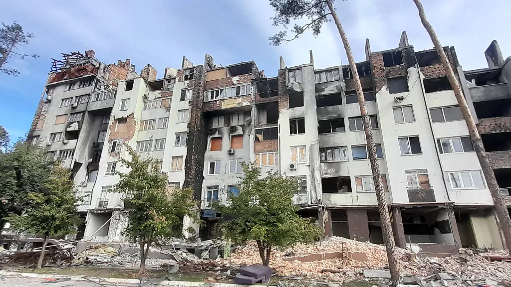 98c27de435f0d50f681cdf1945f26c7b