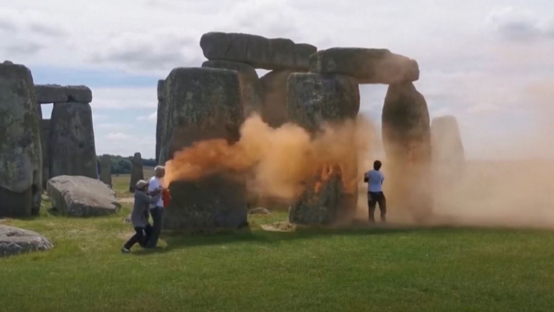 Stonehenge.jpg