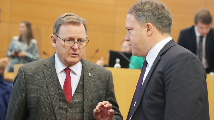 CDU-Spitzenkandidat Voigt kann sich eine Zusammenarbeit mit dem BSW vorstellen, mit der Linken von Bodo Ramelow (links) aber eher nicht.