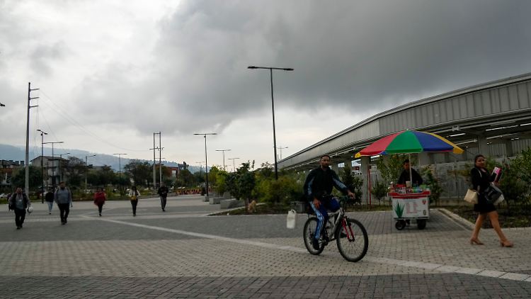 Ausgefallene Ampeln und stehen gebliebene U-Bahnen sorgten in der Hauptstadt Quito für Chaos.