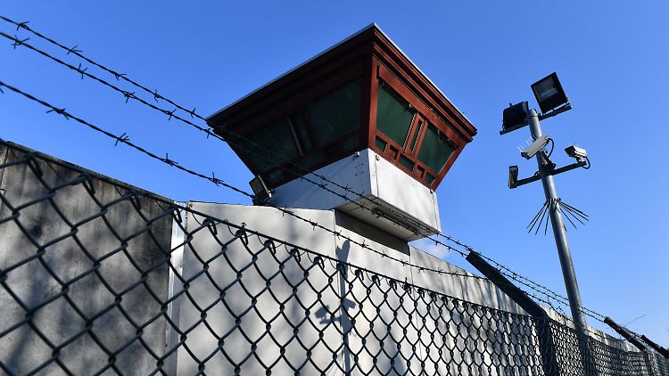 Im Februar nutzte bereits ein Vergewaltiger seinen Ausgang zur Flucht aus der Justizvollzugsanstalt Tegel.