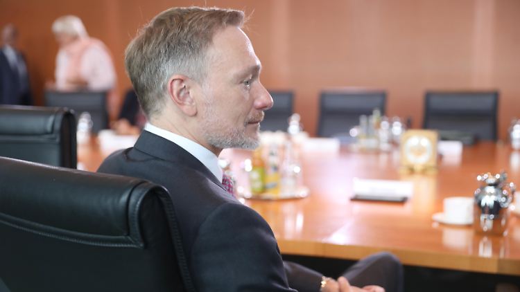 "Kein Haushalt ohne Wirtschaftswende": Finanzminister Lindner gibt im Ampelstreit um den Haushalt keine Entwarnung.