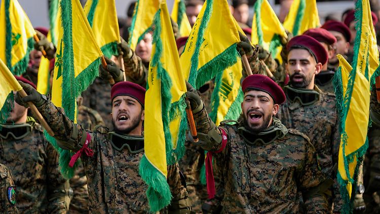 Die Hisbollah ist mit der Hamas in Gaza verbündet, gilt aber als deutlich schlagkräftiger.