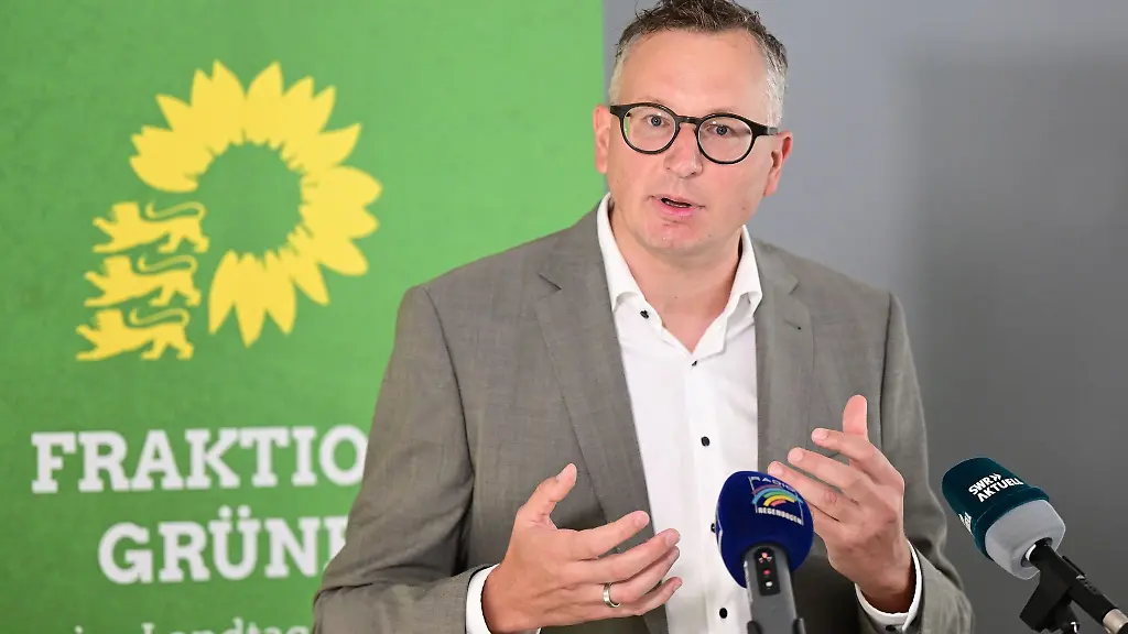 Andreas-Schwarz-Fraktionsvorsitzender-von-Buendnis-90-Die-Gruenen-im-Landtag-von-Baden-Wuerttemberg