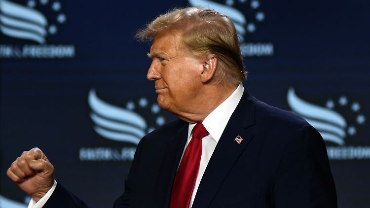 Kämpfer für den Glauben: Trump verspricht Schutz vor angeblichen anti-christlichen Vorurteilen.  
