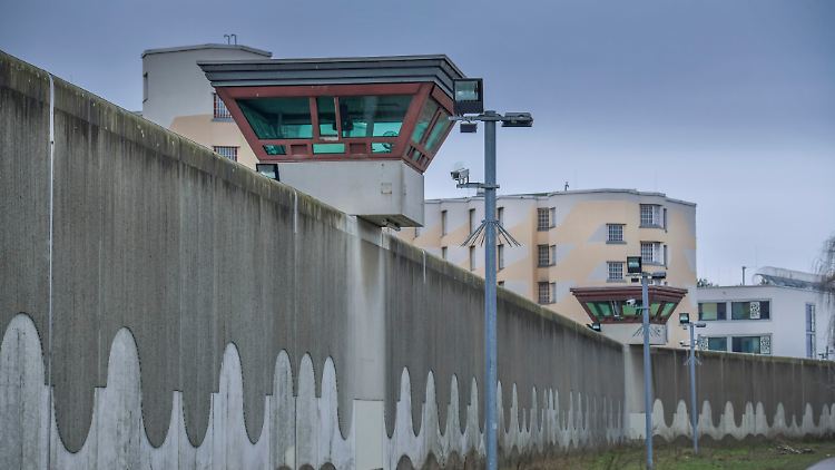 Der im Jahr 2001 verurteilte Doppelmörder befindet sich mittlerweile wieder im Gewahrsam der JVA Tegel in Berlin.
