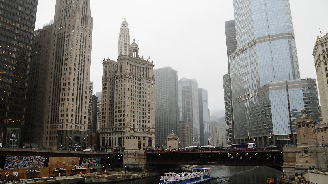 Blick auf die Hochhäuser von Chicago.