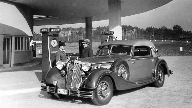 Rasanter Autobahn-Rivale für Mercedes und Maybach: das luxuriöse und leistungsstarke Horch 853 Sport-Cabriolet der späten 1930er Jahre.