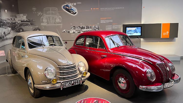 Neustart nach dem Zweiten Weltkrieg: In Westdeutschland entstand nun die DKW Meisterklasse (l.), in Zwickau (DDR) der DKW IFA F9 (r.).