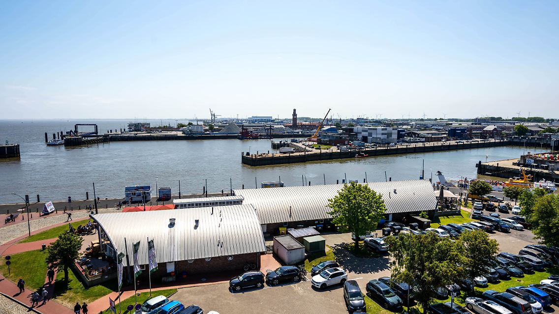 Blick auf den Hafen von Cuxhaven.