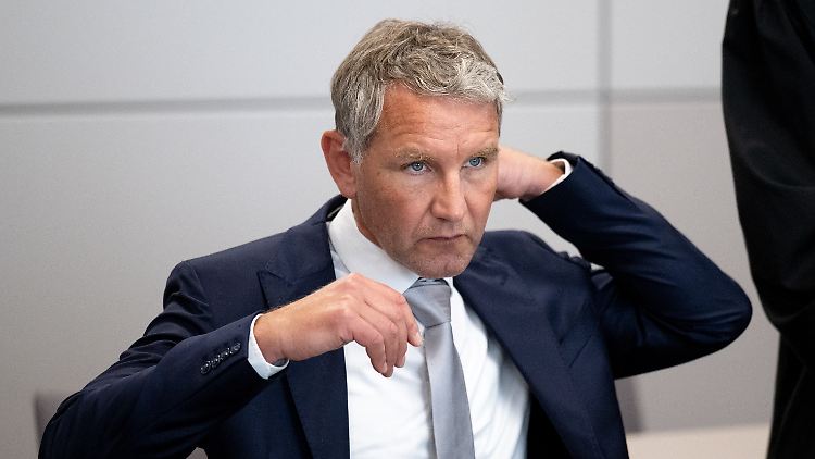 Die Staatsanwaltschaft geht davon aus, Höcke habe "sicher" gewusst, dass es sich um eine verbotene Parole des Nationalsozialismus handelt.