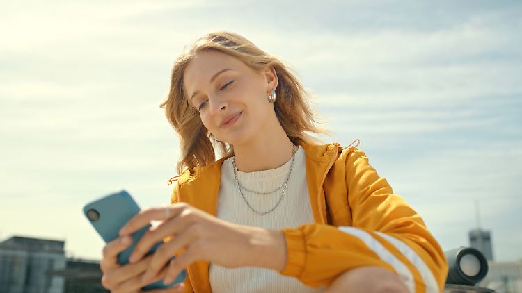 Maximal ungebunden mobil surfen und telefonieren? Ein Prepaid-Tarif macht es möglich.