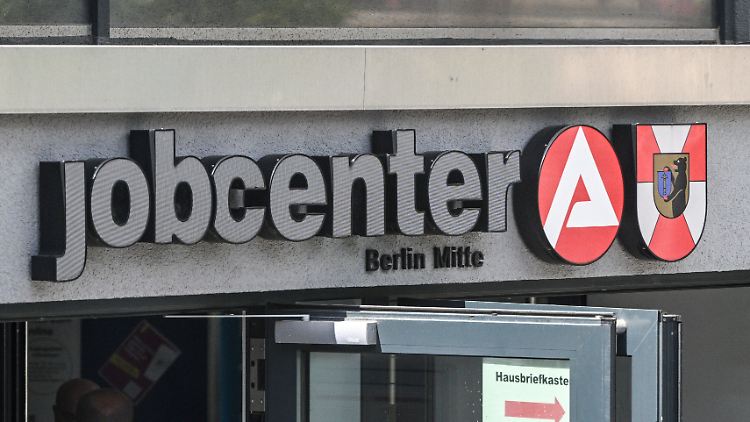 80 von 400 Jobcentern droht, zu Beginn des kommenden Jahres kein Budget für neue Maßnahmen zu haben.
