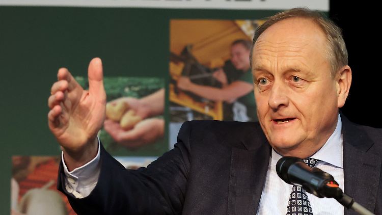 Bauernpräsident Rukwied stellt sich beim Deutschen Bauerntag in Cottbus zur Wiederwahl. Der 62-Jährige steht seit 2012 an der Spitze des Verbands.