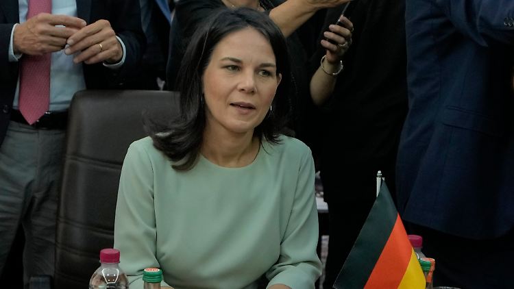 Die deutsche Außenministerin bei Krisengesprächen im Libanon. 